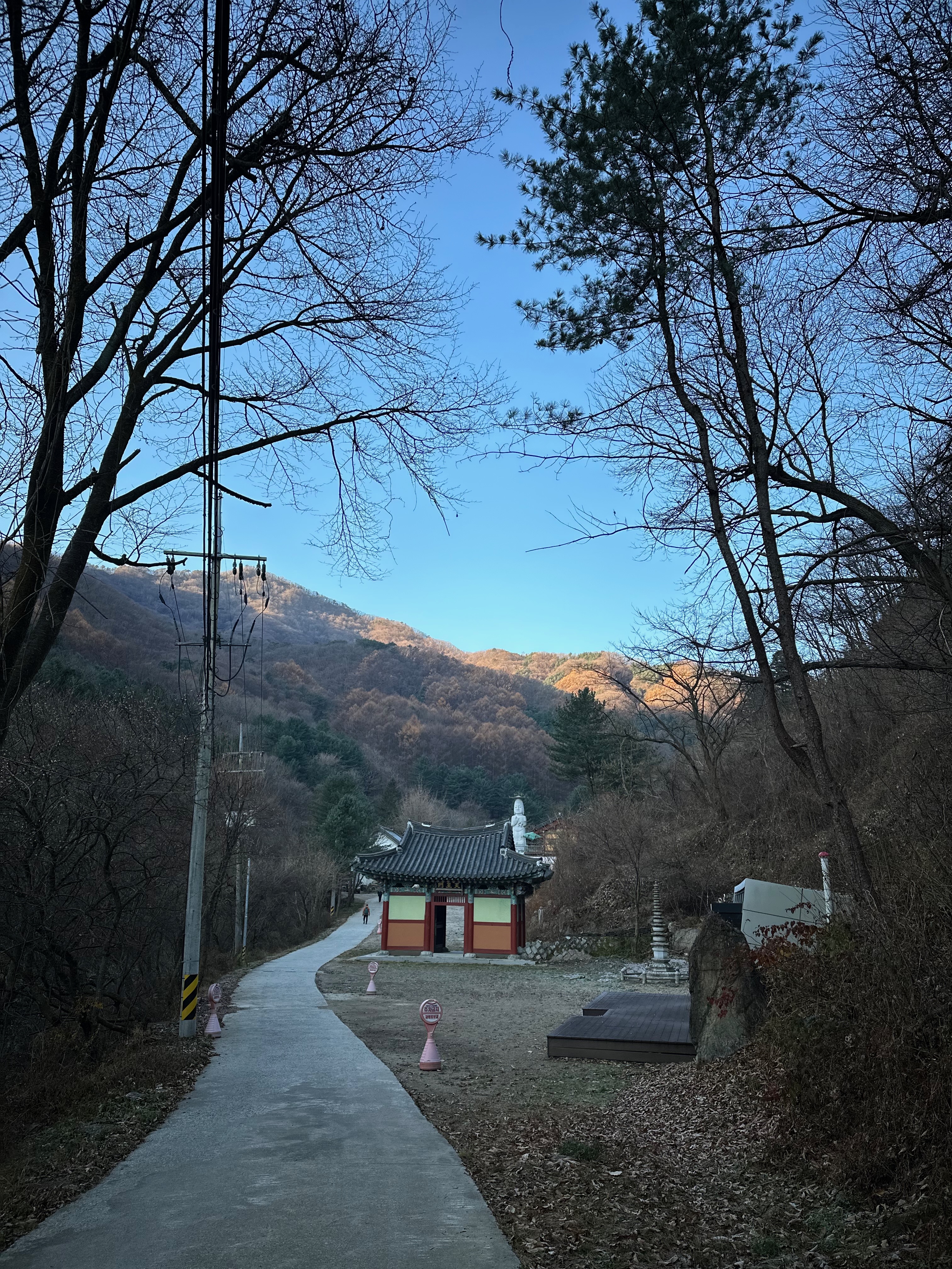 명지산 입구 승천사 입구