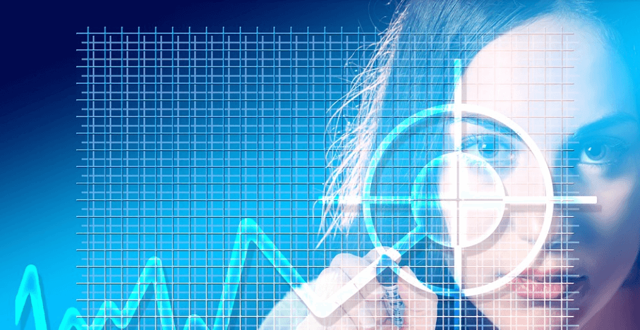 그래프 곡선을 표기하면서 처다 보고 있는 여성