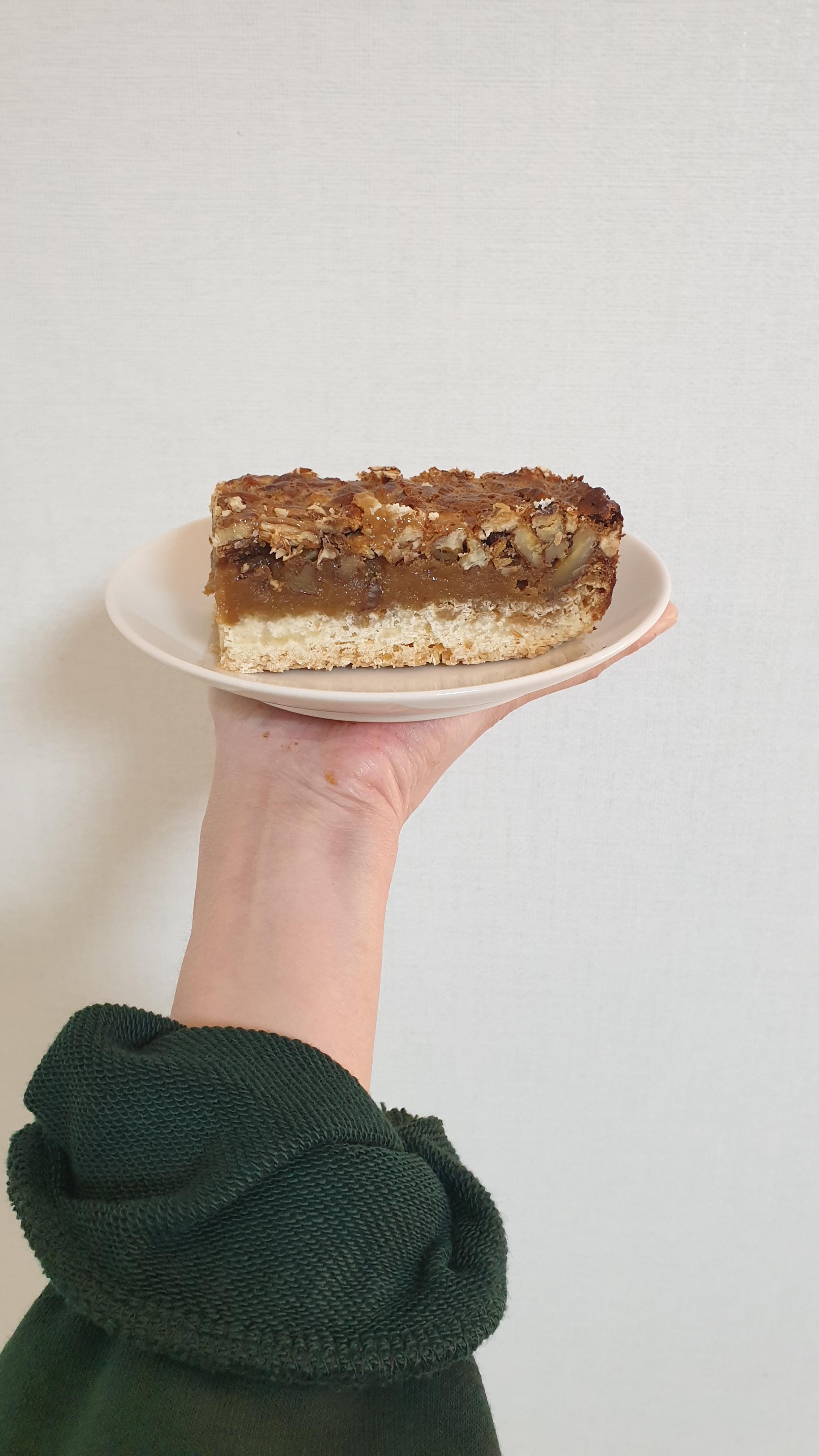 피칸 파이 자른 단면샷
