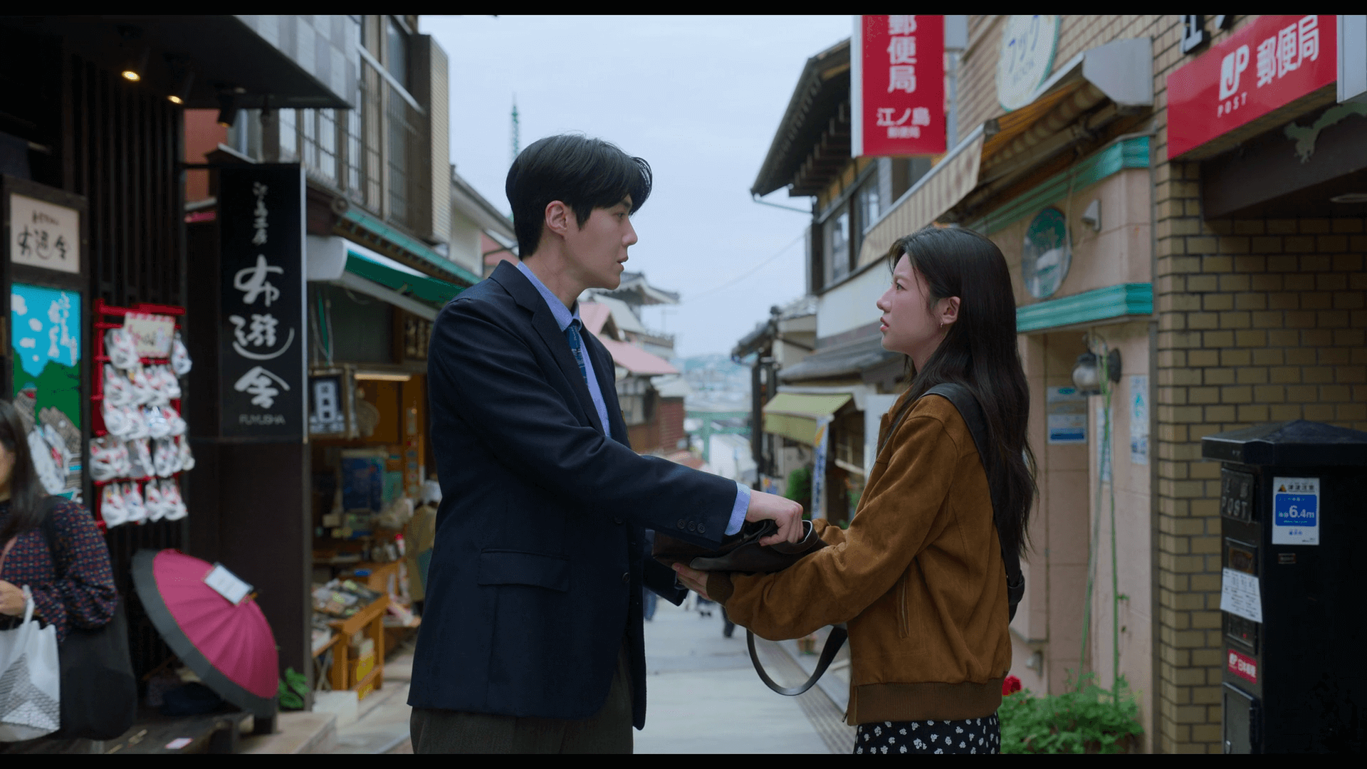 넷플릭스 드라마 "이 사랑 통역 되나요?" 1화 장면 일본에서 차무희와 주호진