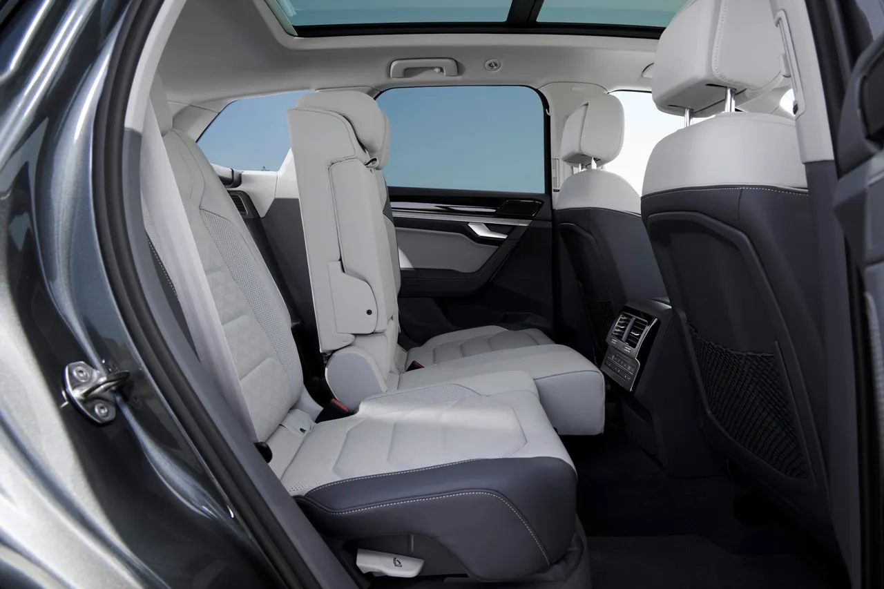 폭스바겐 투아렉 이미지