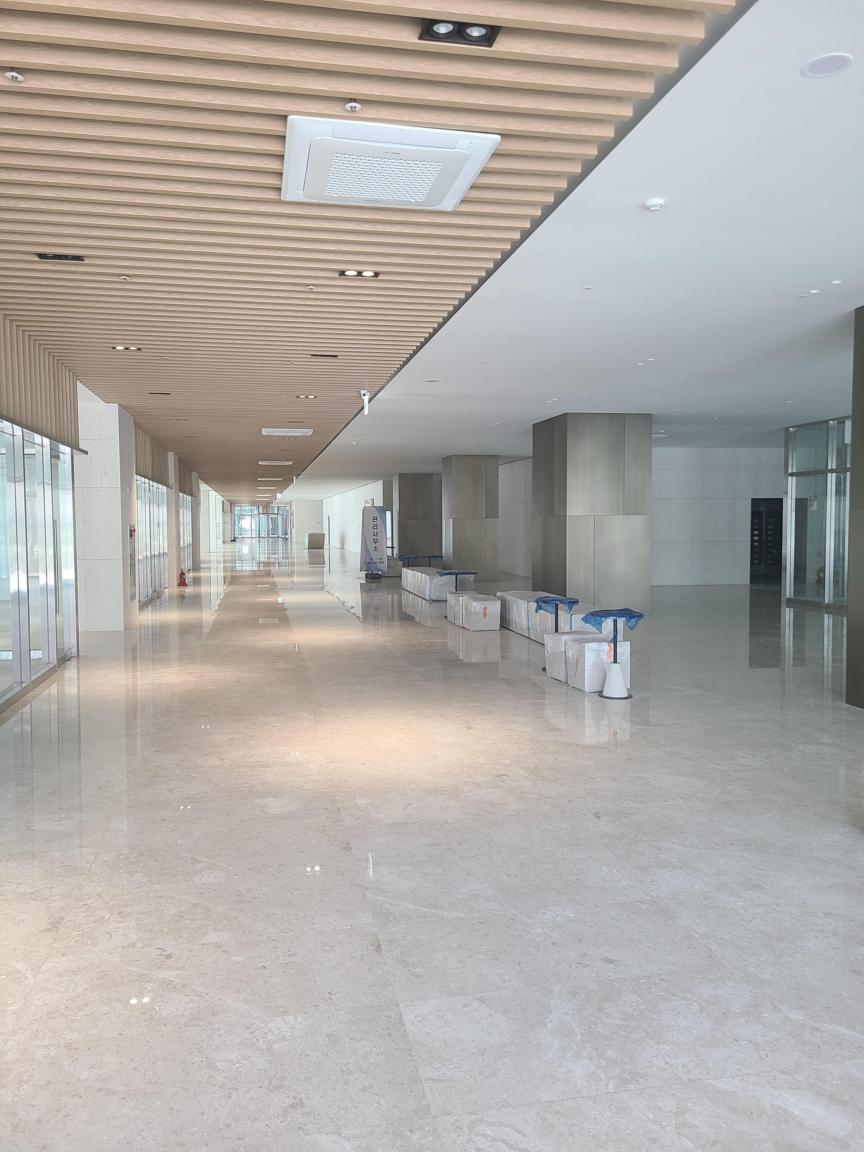 송도 AIT센터 1층 내부1