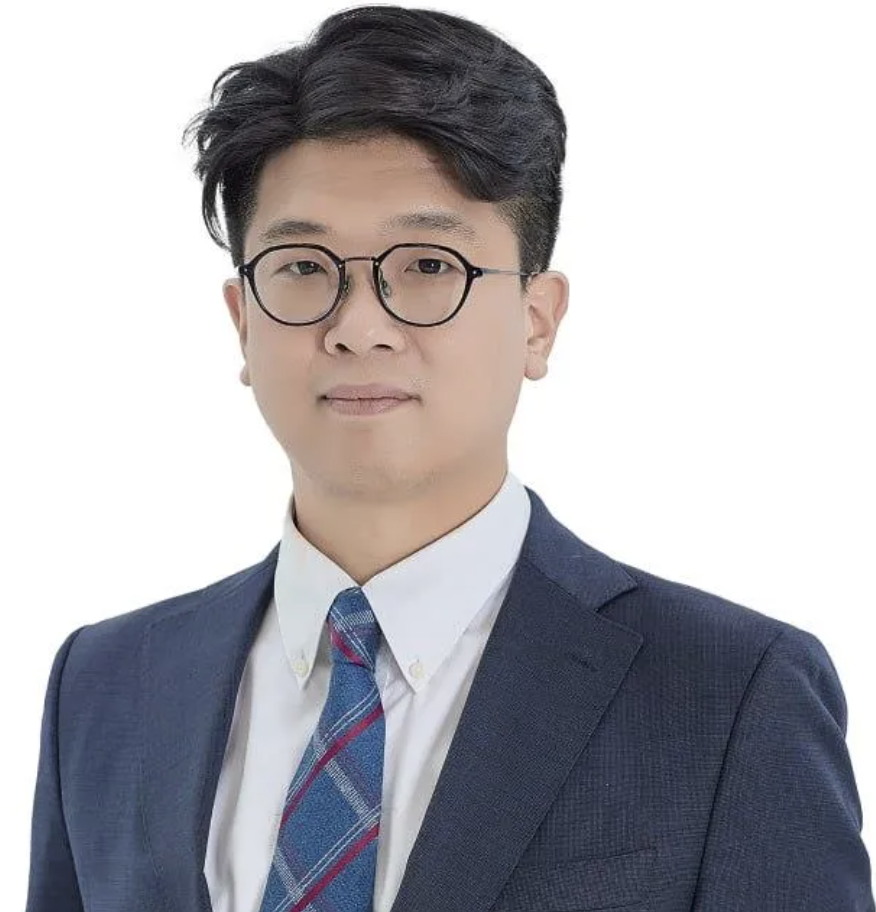 변호사 김준우
