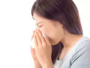기침하는-사람