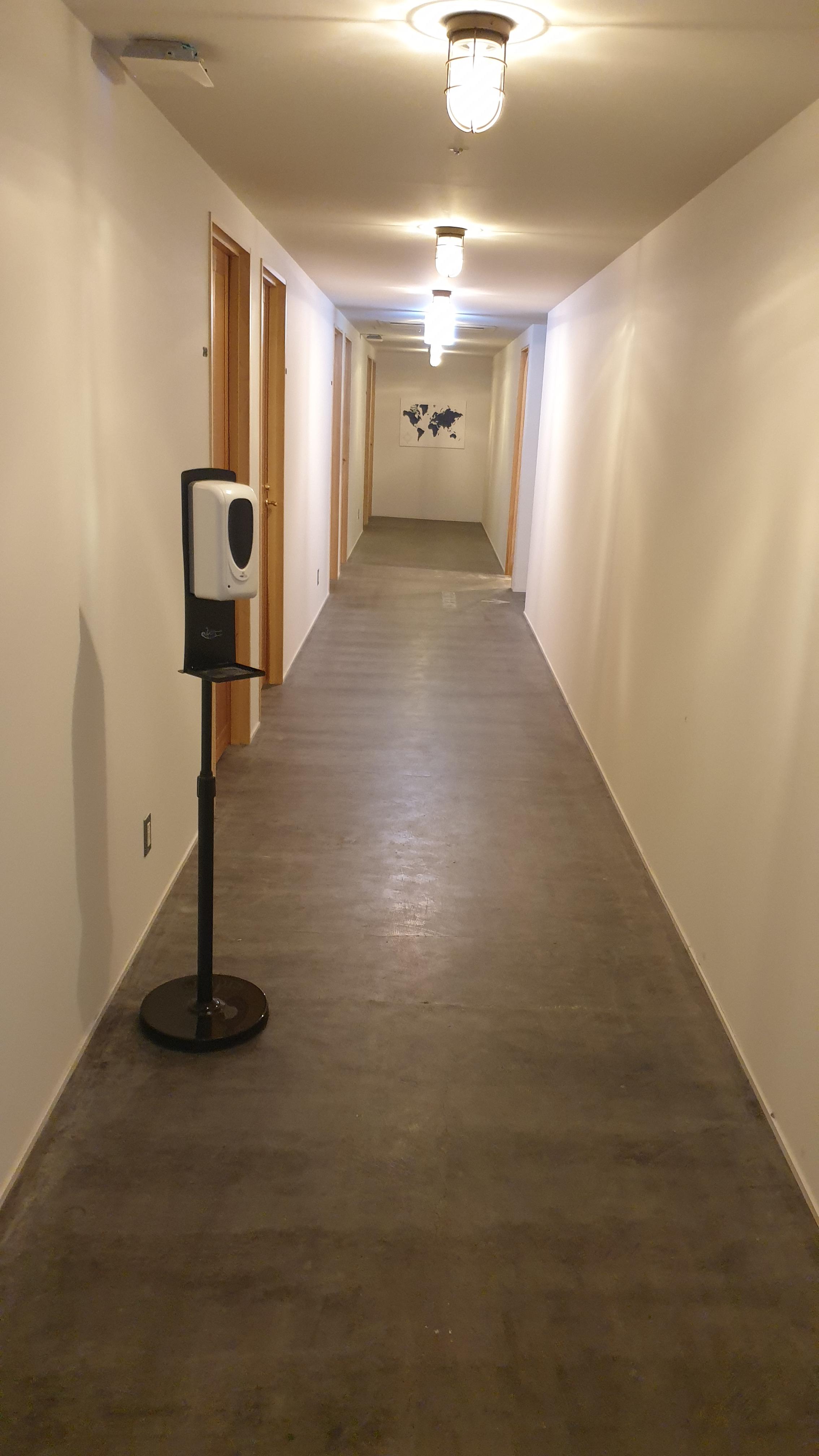 게스트하우스 HafH Fukuoka The Life 호스텔 2층 호실 복도