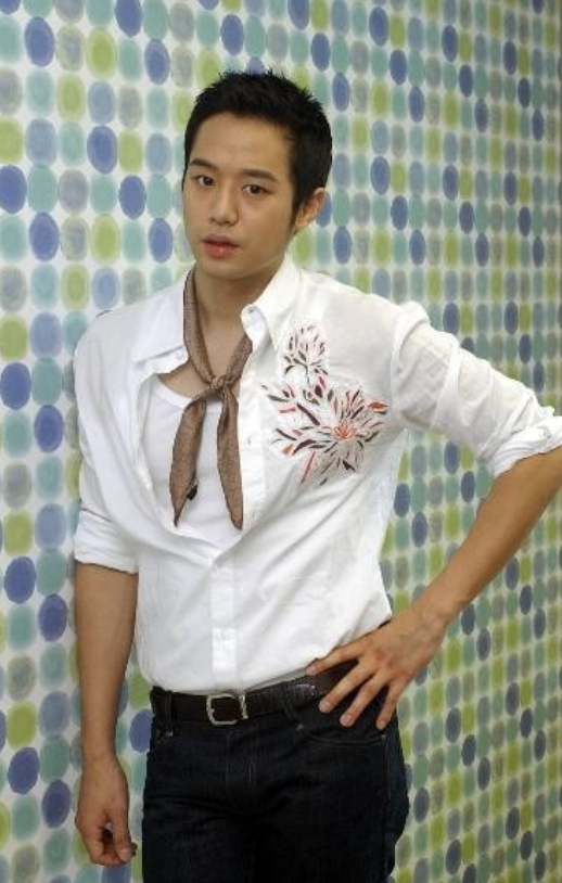 천정명 어린시절