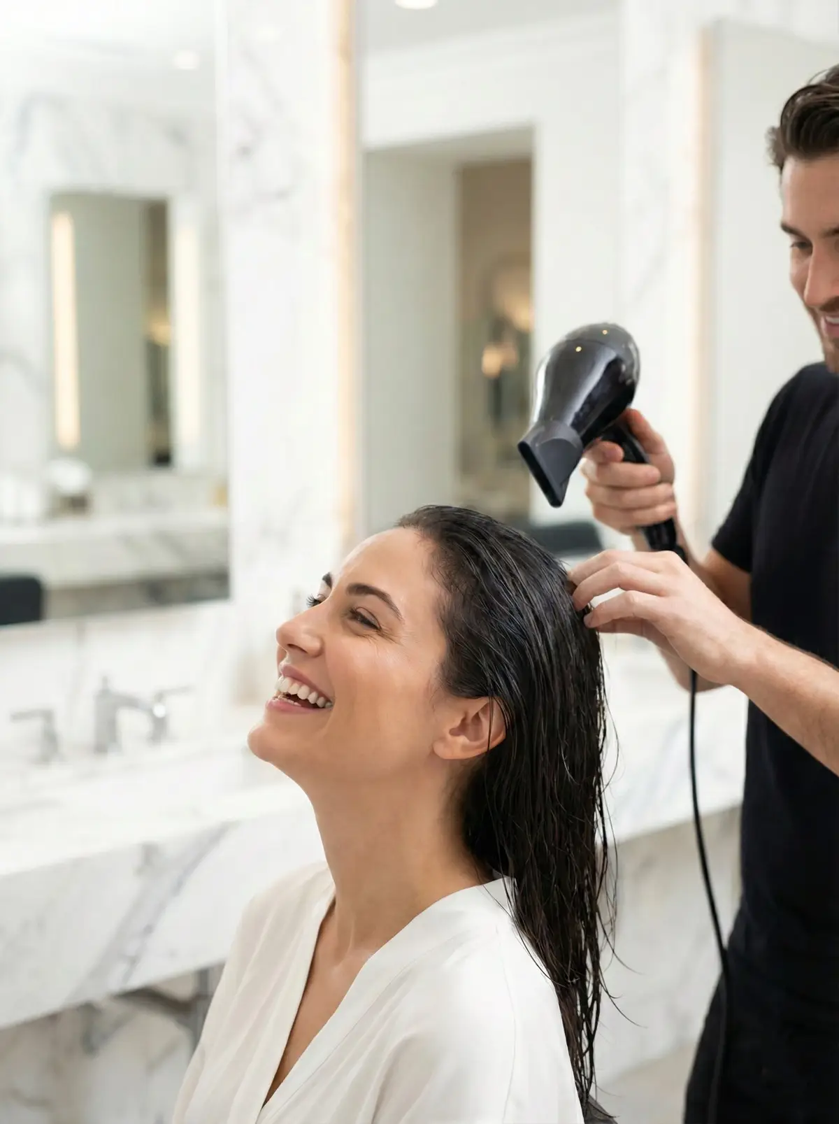 시원한 바람으로 두피의 열을 식히는 상쾌한 이미지