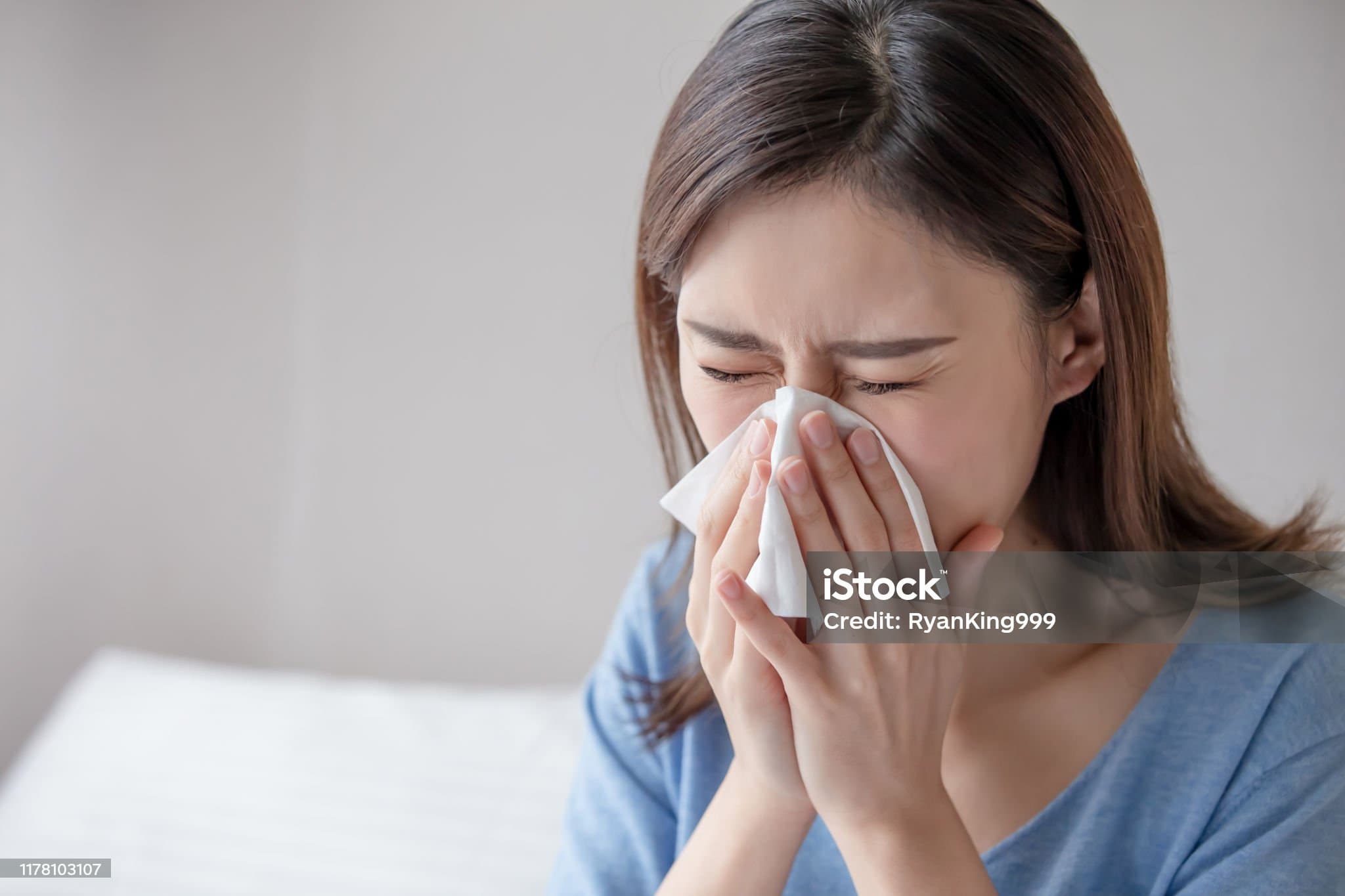 “한 번 시작되면 멈추지 않는 재채기 패턴, 비염 체질이 만드는 일상 리듬”