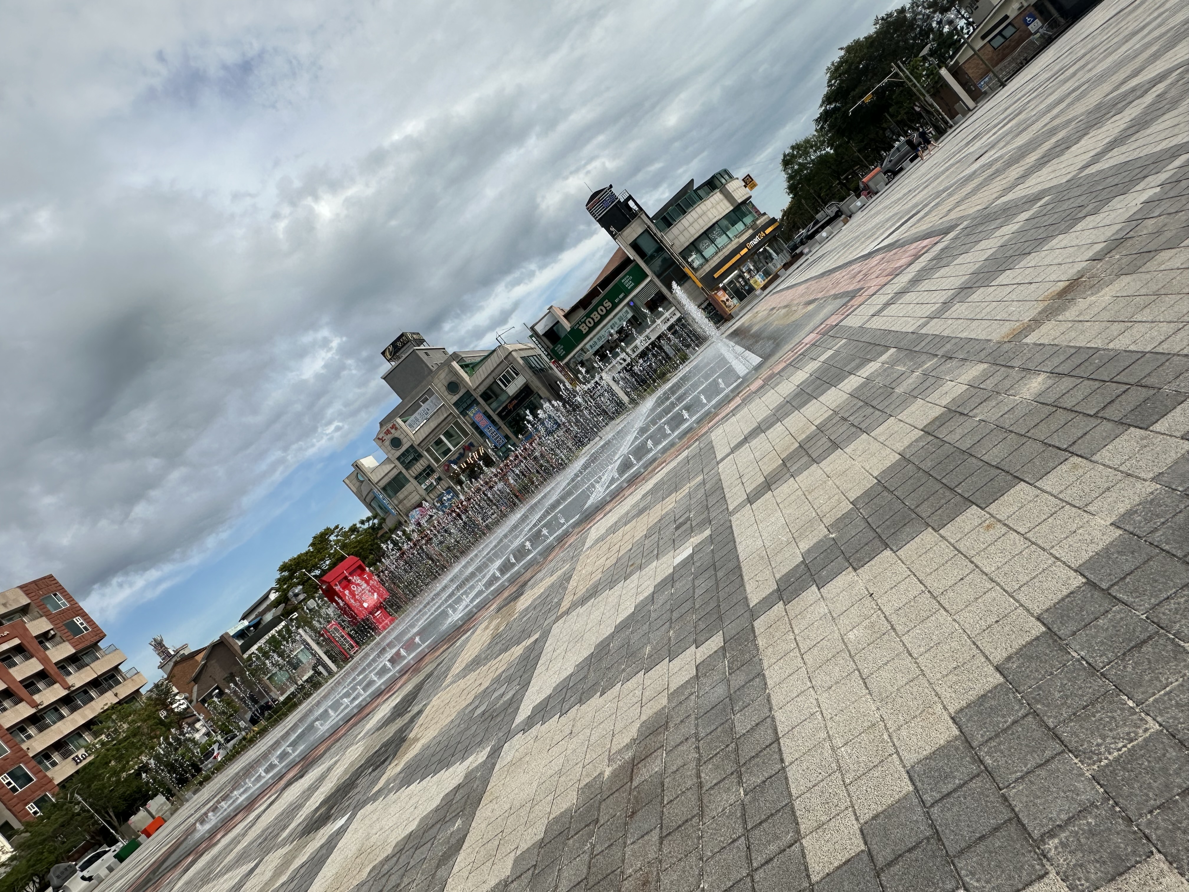 Travel Review 2: Boryeong, Daecheon, and Muchangpo in Chungnam, Korea (Family Travel Destination Recommendation, Muchangpo Beache Palace, Mudflat Experience, Sky Bike Price &amp; Duration, Daecheon Restaurants &amp; Lunch Spots, Daecheon Beach, Stunning Sunset, Closed Sanghwawon, Daecheon Port Fish Market, Useong Fisheries, Suyeonho Fisheries, Muchangpo Beache Palace, Ocean View, Lodging with Kitchen Facilities, Muchangpo Pension)