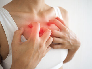 장미색 비강진 원인&#44; 치료&#44; 재발 등에 대해 알아봤습니다. 장미색 비강진은 pityriasis rosea이라고 불리는데요. 어떤 증상과 원인 치료가 있는지 꼼꼼히 읽어보세요!