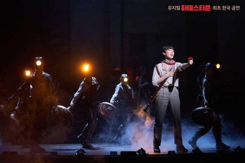 두 가지 세계, 두 가지를 잇는 사랑