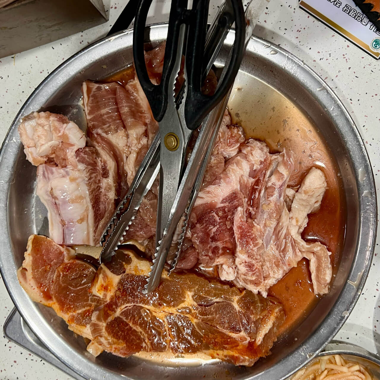 생방송투데이 3783회 외국인의 밥상 대전 중구 48년 전통 돼지갈비 한 상 맛집 대전갈비집
