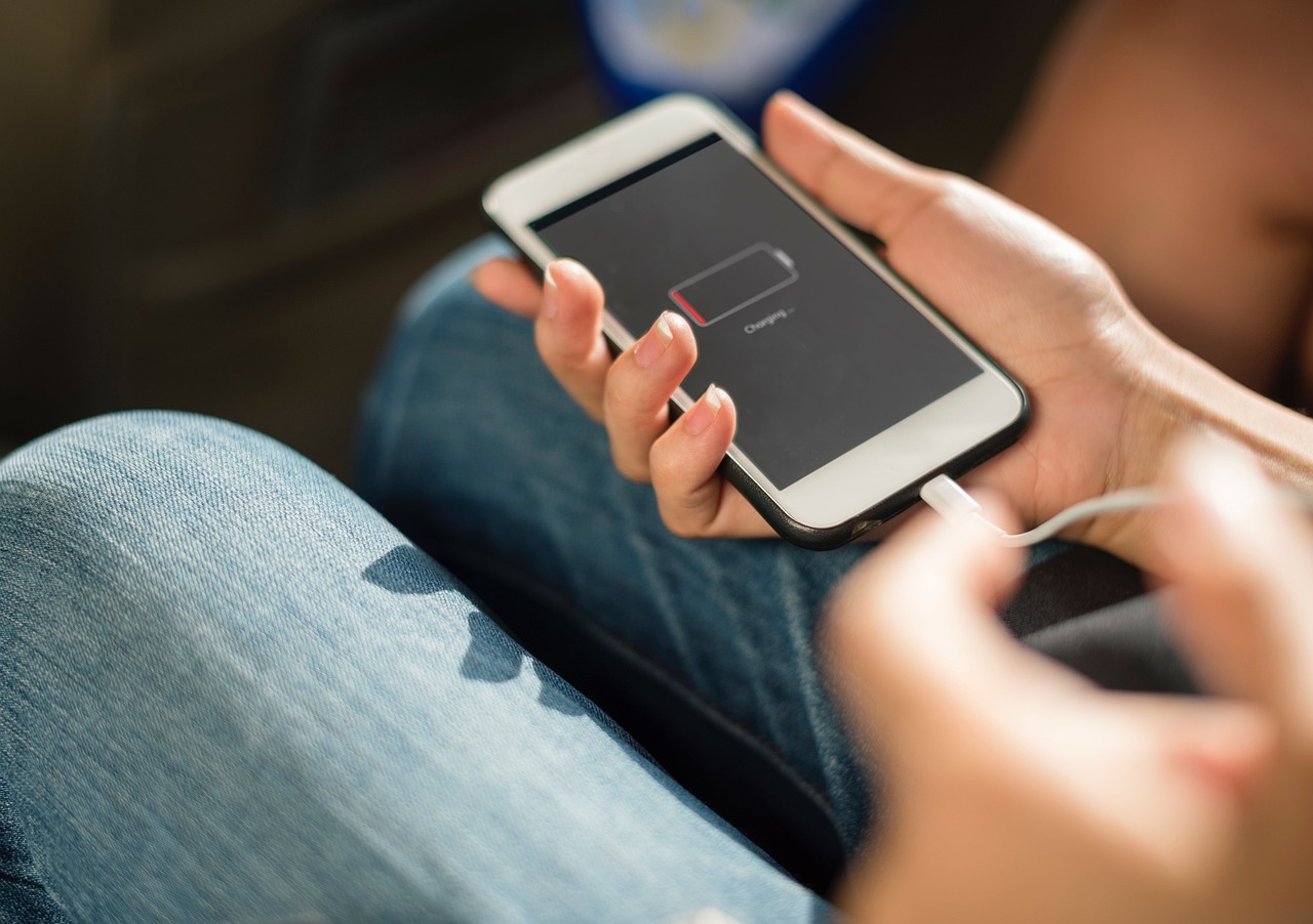 smartphone cellphone battery empty