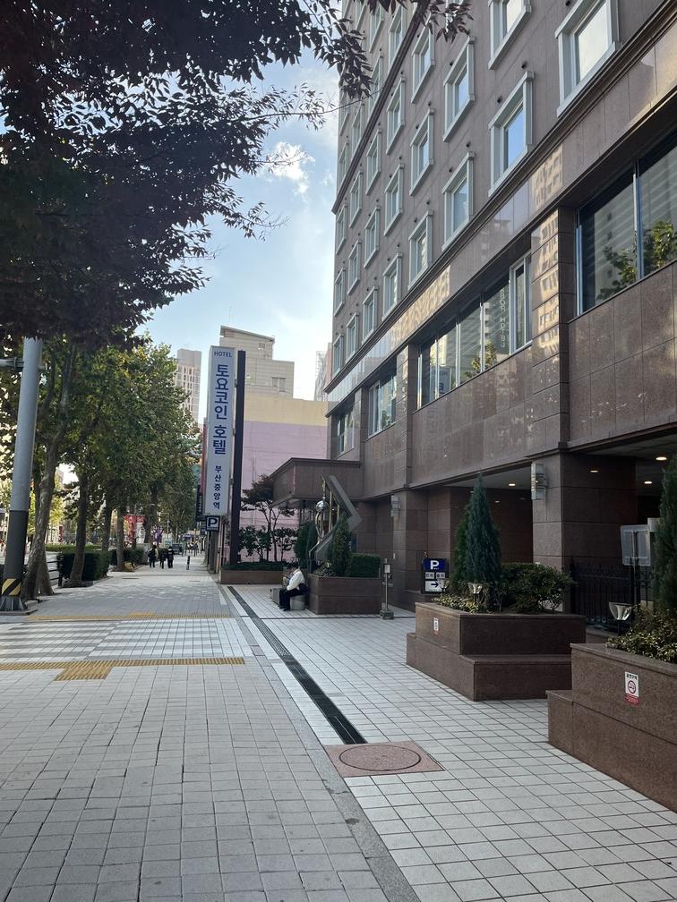 토요코인 부산중앙역 주자장입구모습입니다