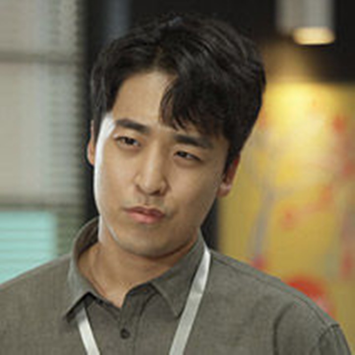 국가대표 와이프 등장인물