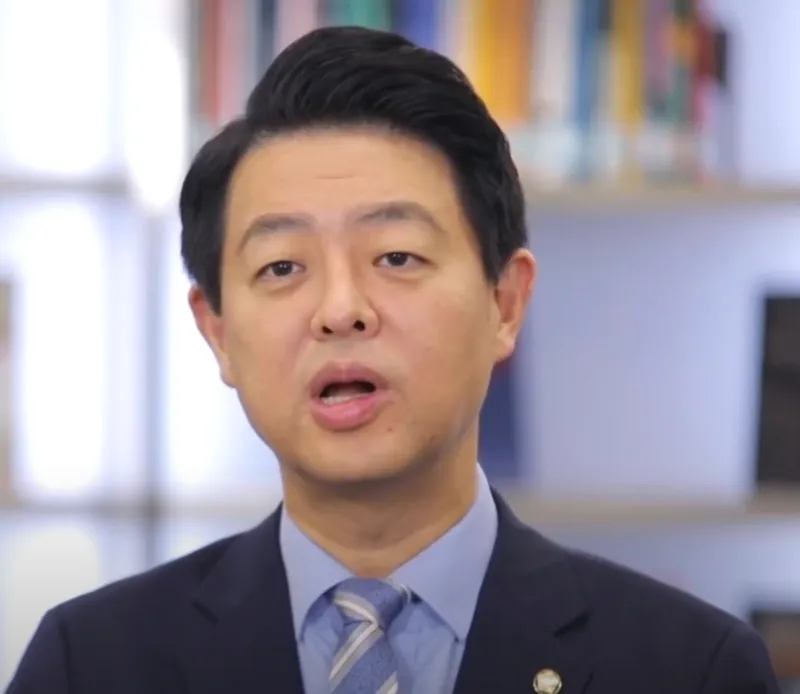 국회의원 인터뷰 사진36.webp