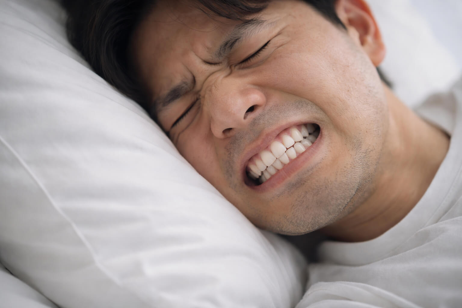 아침에 머리 아픈 이유 7가지 정리