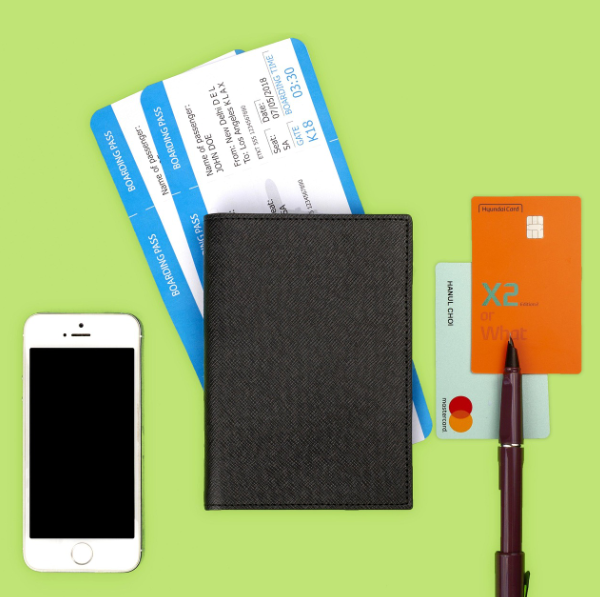 항공권과 여권사진