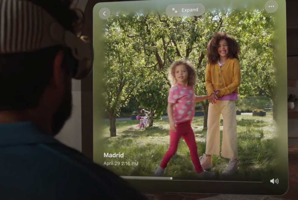 비전프로에서 3d사진을 보는 장면