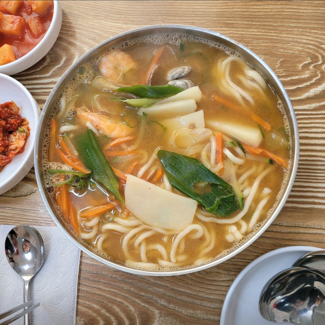 천안 장칼국수 메뉴 이미지