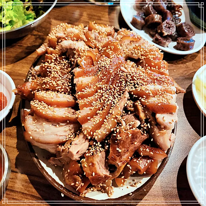 생방송 오늘저녁 강서, 화곡 본동시장 하루 5백족 팔리는 족발, 순대와 순댓국 리필 서비스 맛집
