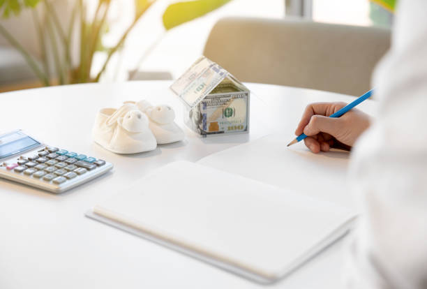 육아 관련 계획을 고민하는 부모