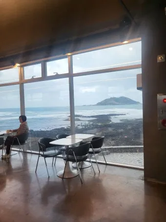 제주 협재 카페 추천 해변 보이는 루프탑 카페 리스트_7