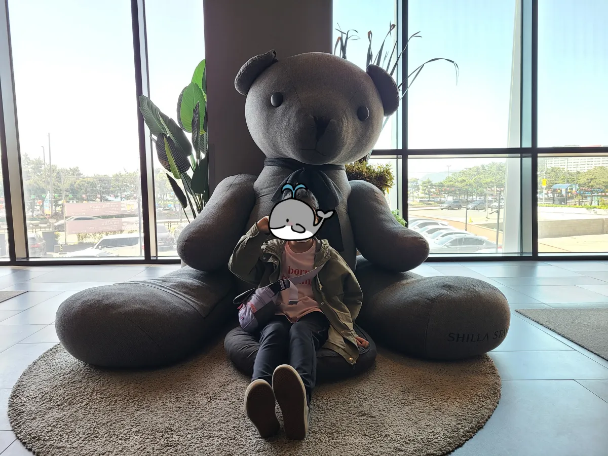 부산-신라스테이-호텔-2층-프론트-포토존