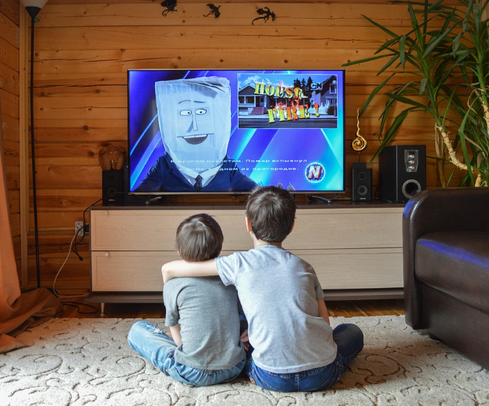 방송청취하는 모습