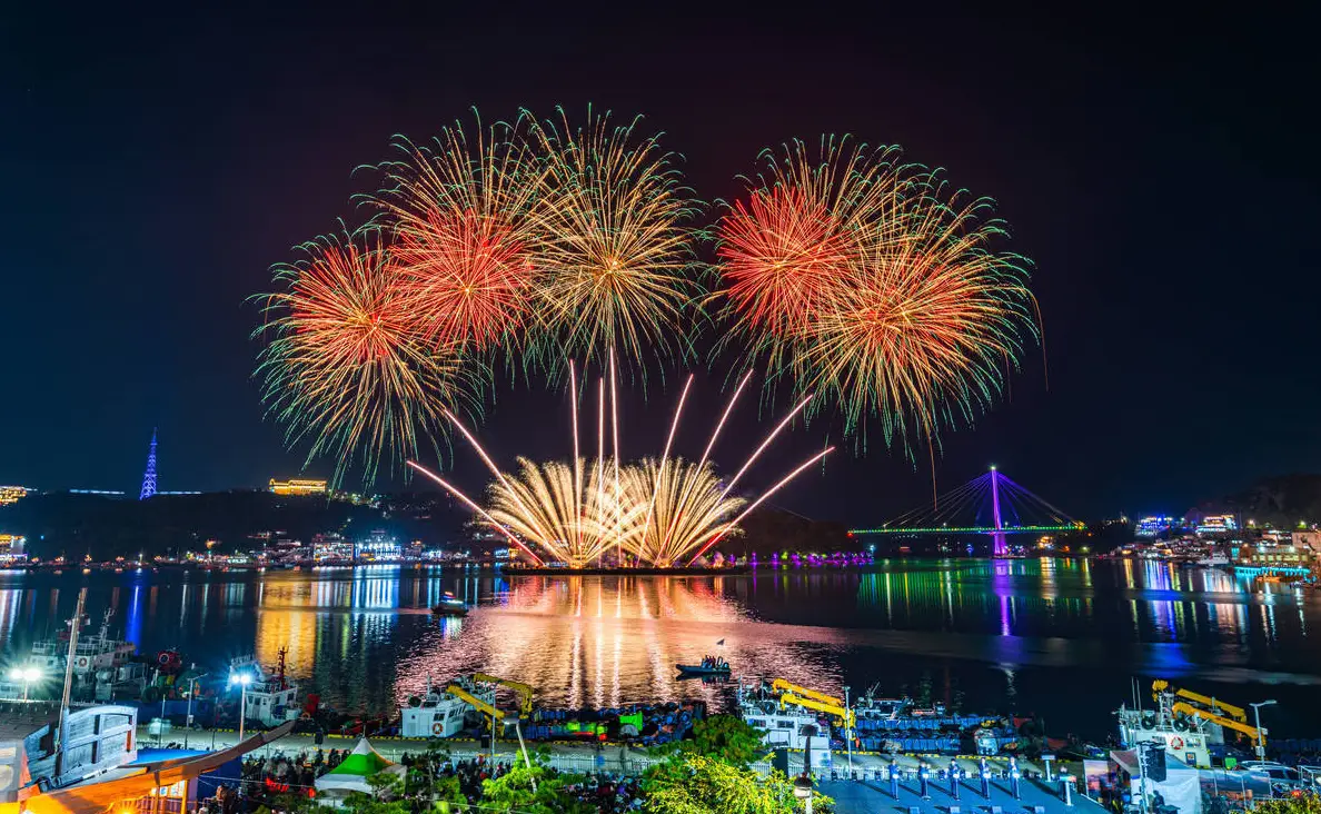 2025 여수밤바다 불꽃축제 일정 프로그램 명당 교통 주변 맛집 및 숙소 추천 