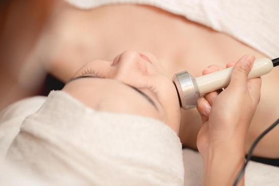 초음파 리프팅 시술 &ndash; 탄력 UP &amp; 자연스러운 리프팅 효과