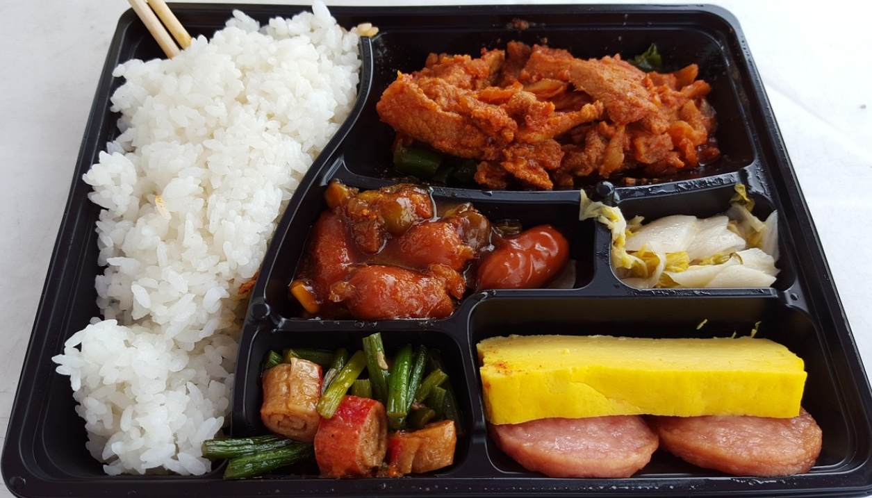 점심 식사 비용의 상승으로 판매량이 증가한 편의점 도시락