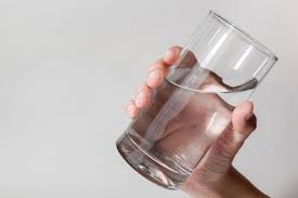 딸꾹질 멈추는 방법