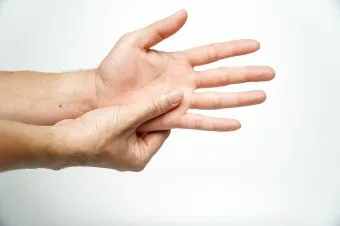 손에 쥐가 나는 이유와 해결 방법_45