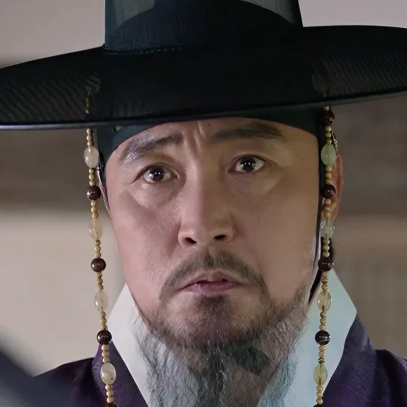 세작, 매혹된 자들에서 오욱환 역을 맡은 배우 엄효섭