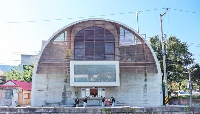 독특한 외관의 블루프린트북