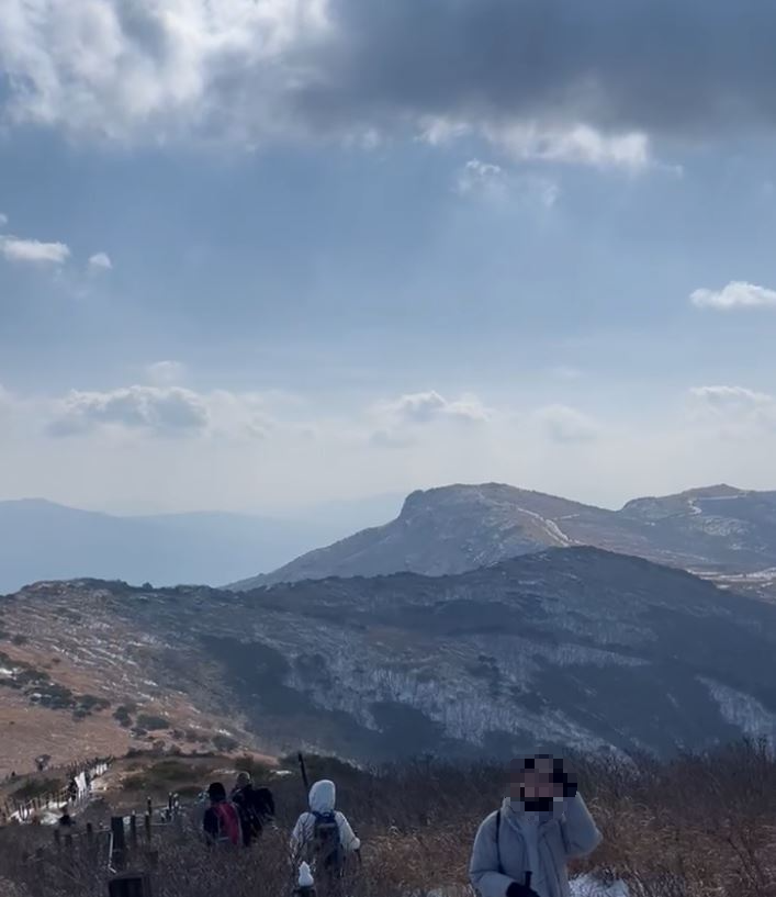 신불산 올라가는 풍경