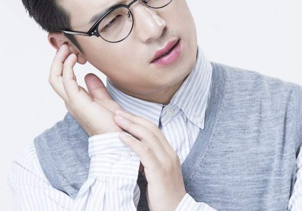 귀가 가려운 이유