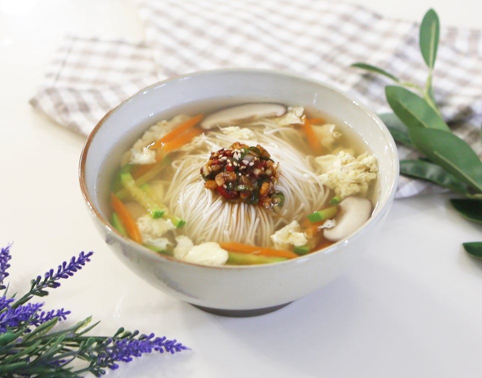 멸치육수 잔치국수