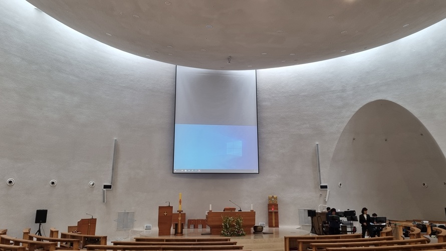 동작동성당 성전 안 사진