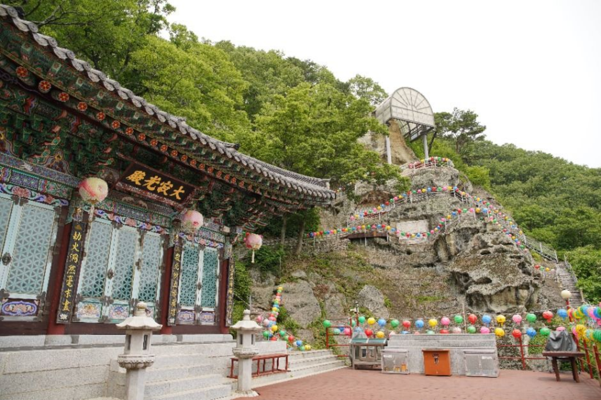 경주 골굴사 전경과 마애여래좌상