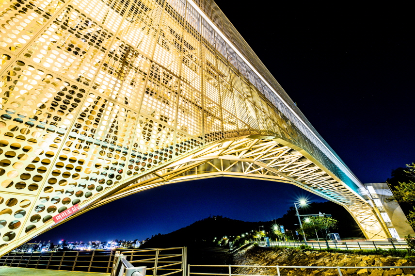 시흥 오이도박물관 밤의 모습