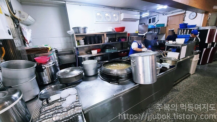 나주곰탕-하얀집-내부-주방