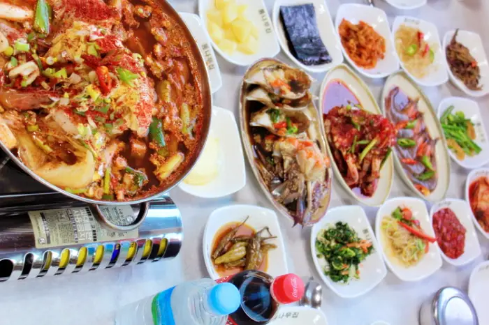 소문의맛집 양념게장 간장게장과 새우장에 크게 밥 한 술 시원한 게국지 한 입 태안 안면도 맛집 추천