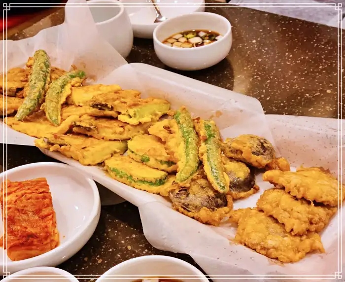 켄싱턴호텔 국회의사당역 여의도 맛집 손만두 떡국, 김치만두 만두국, 술국