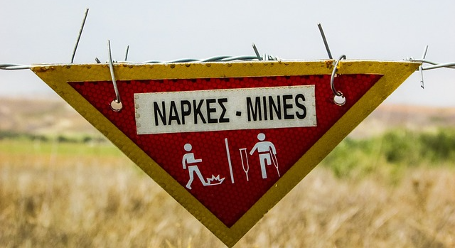 3) 지뢰를 찾아 없애자.