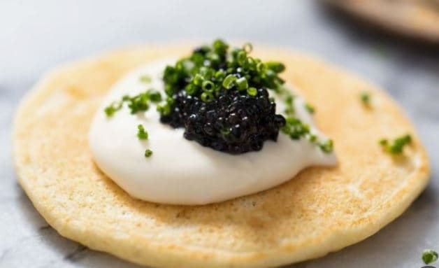 러시아의 블리니와 펠메니: 전통 팬케이크와 만두의 변신