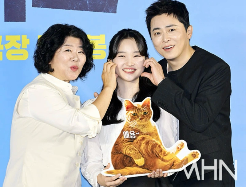 조정석, 좀비딸, 영화좀비딸, 조정석좀비딸1위, 최유리, 이정은, 조여정, 윤경호, 코미디영화추천, 가족영화추천, 여름영화, 박스오피스1위, 영화리뷰