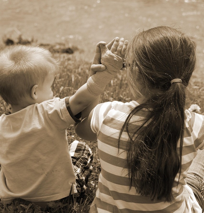 형제 관계 갈등 해결 방법 이미지