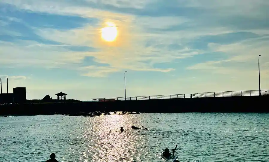 노을이 예쁜 김녕해수욕장 입니다.